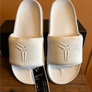 Nike Kobe Off Court slide slides sandals sz 9 NIB